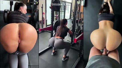 Curvy Eleanore sexy