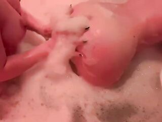 Jacuzzi Thressome